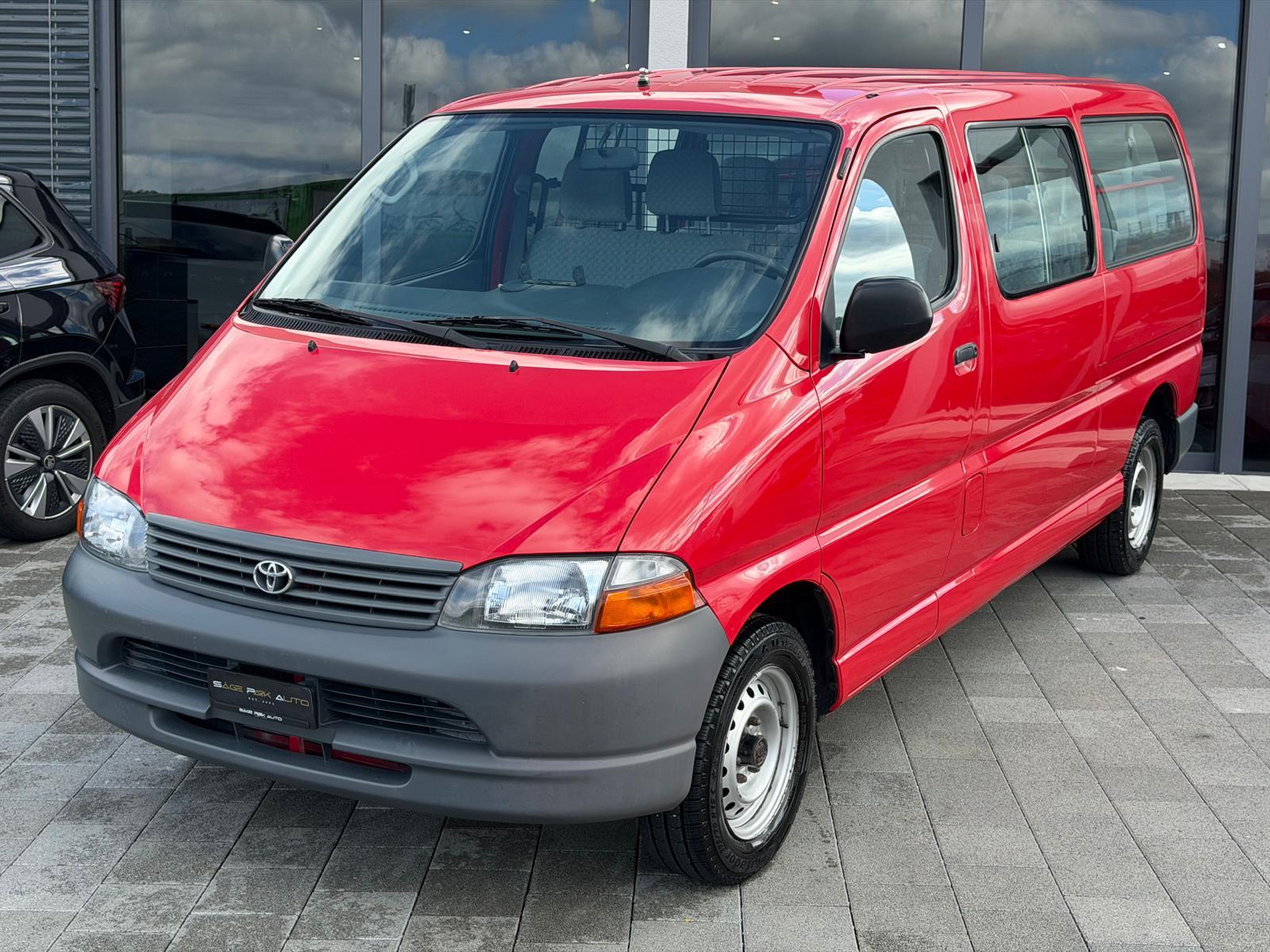TOYOTA HIACE LWB 2.7 4T. 9 Plätzer-image-3