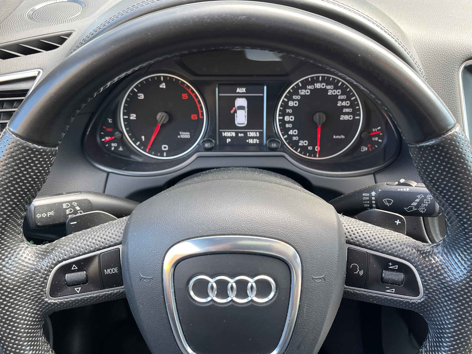 AUDI Q5 3.0 TDI quattro S-tronic-image-27