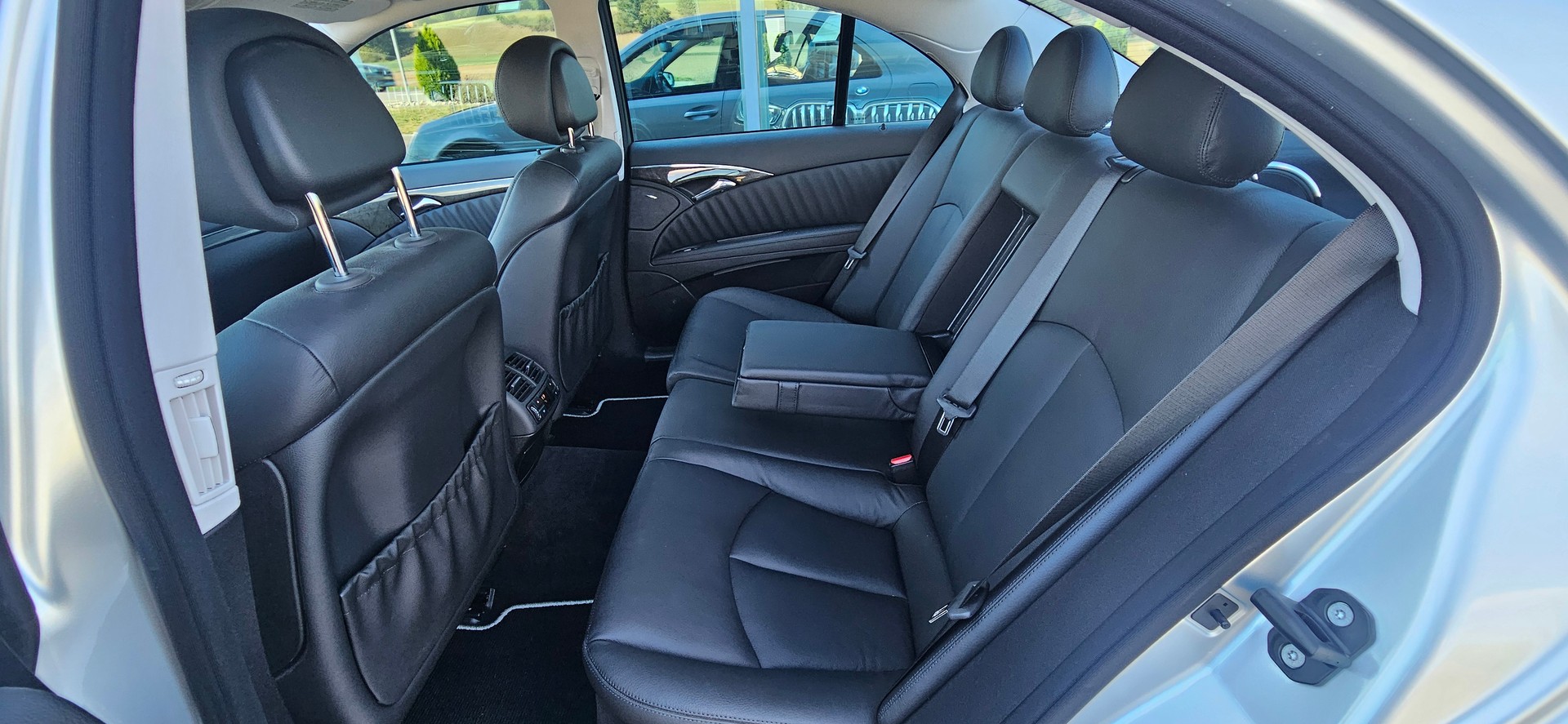MERCEDES-BENZ E 500 Avantgarde 4Matic Automatic-image-12