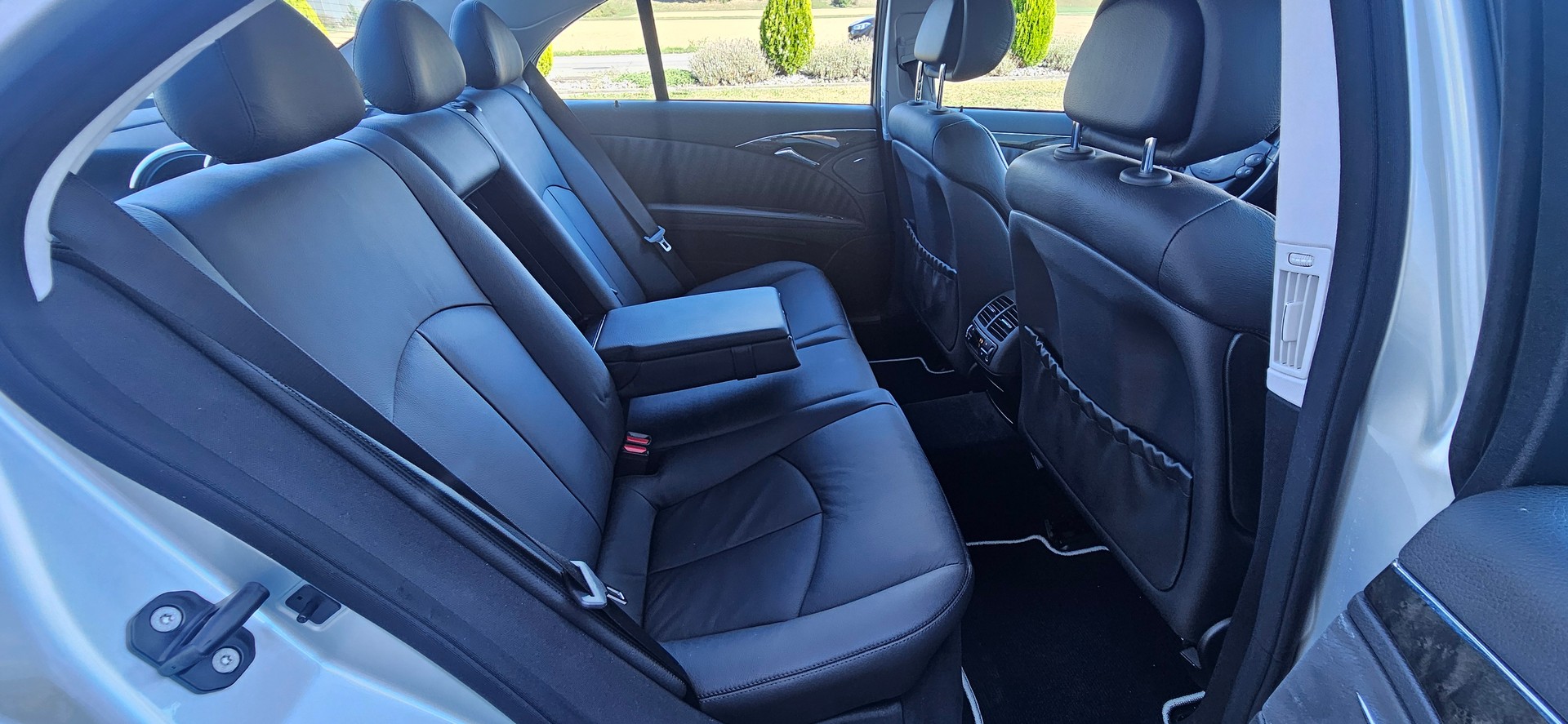 MERCEDES-BENZ E 500 Avantgarde 4Matic Automatic-image-13
