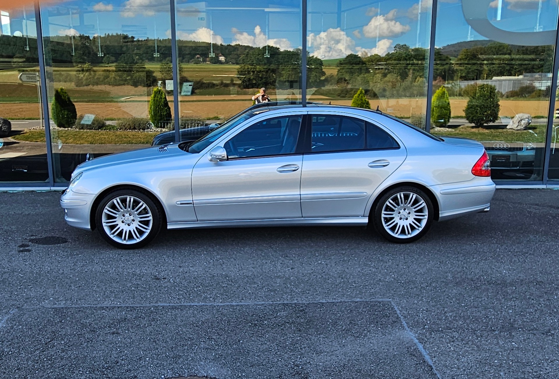 MERCEDES-BENZ E 500 Avantgarde 4Matic Automatic-image-1