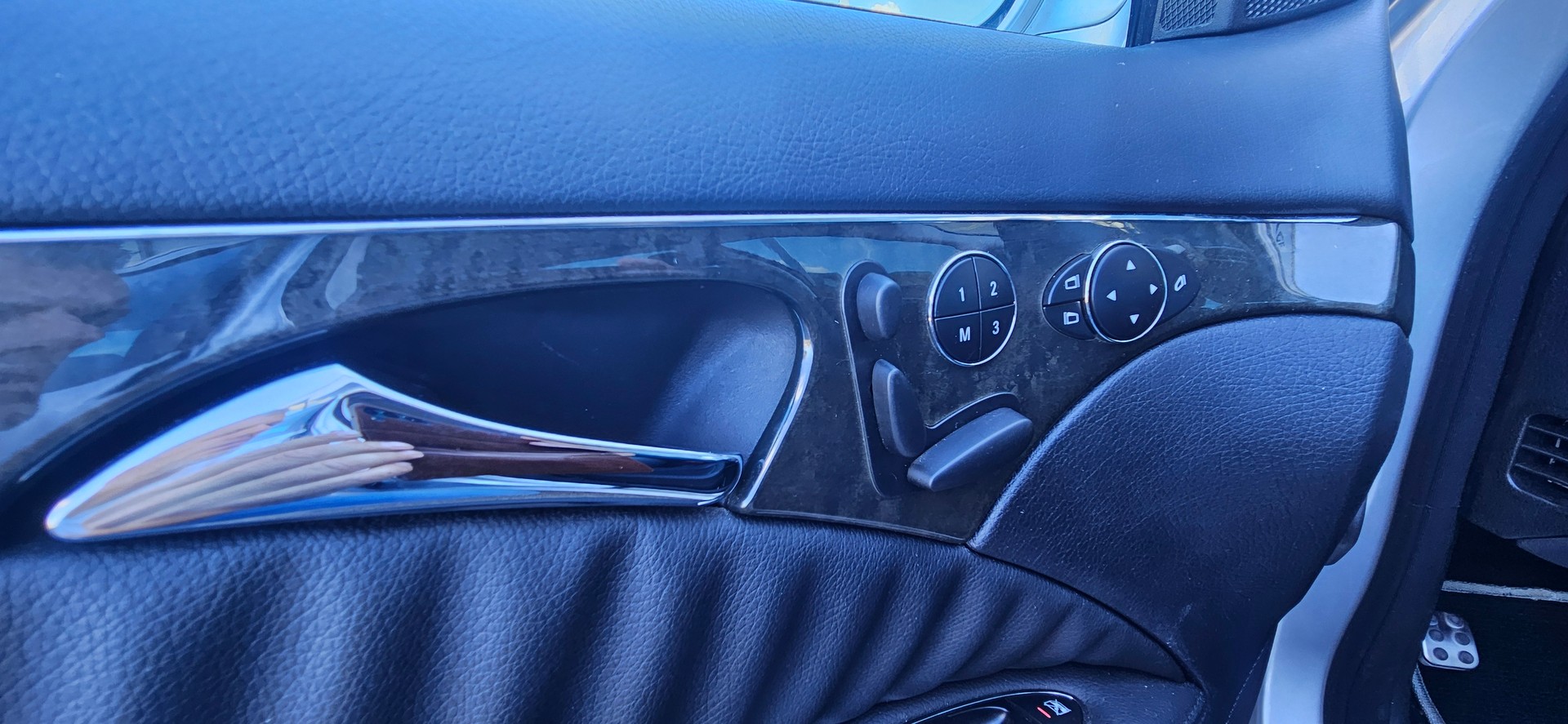 MERCEDES-BENZ E 500 Avantgarde 4Matic Automatic-image-14