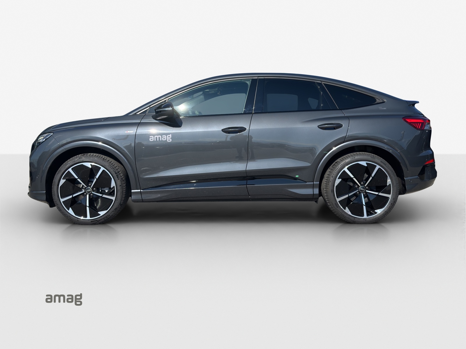 AUDI Q4 Sportback e-tron quattro performance Swiss Ski-image-1