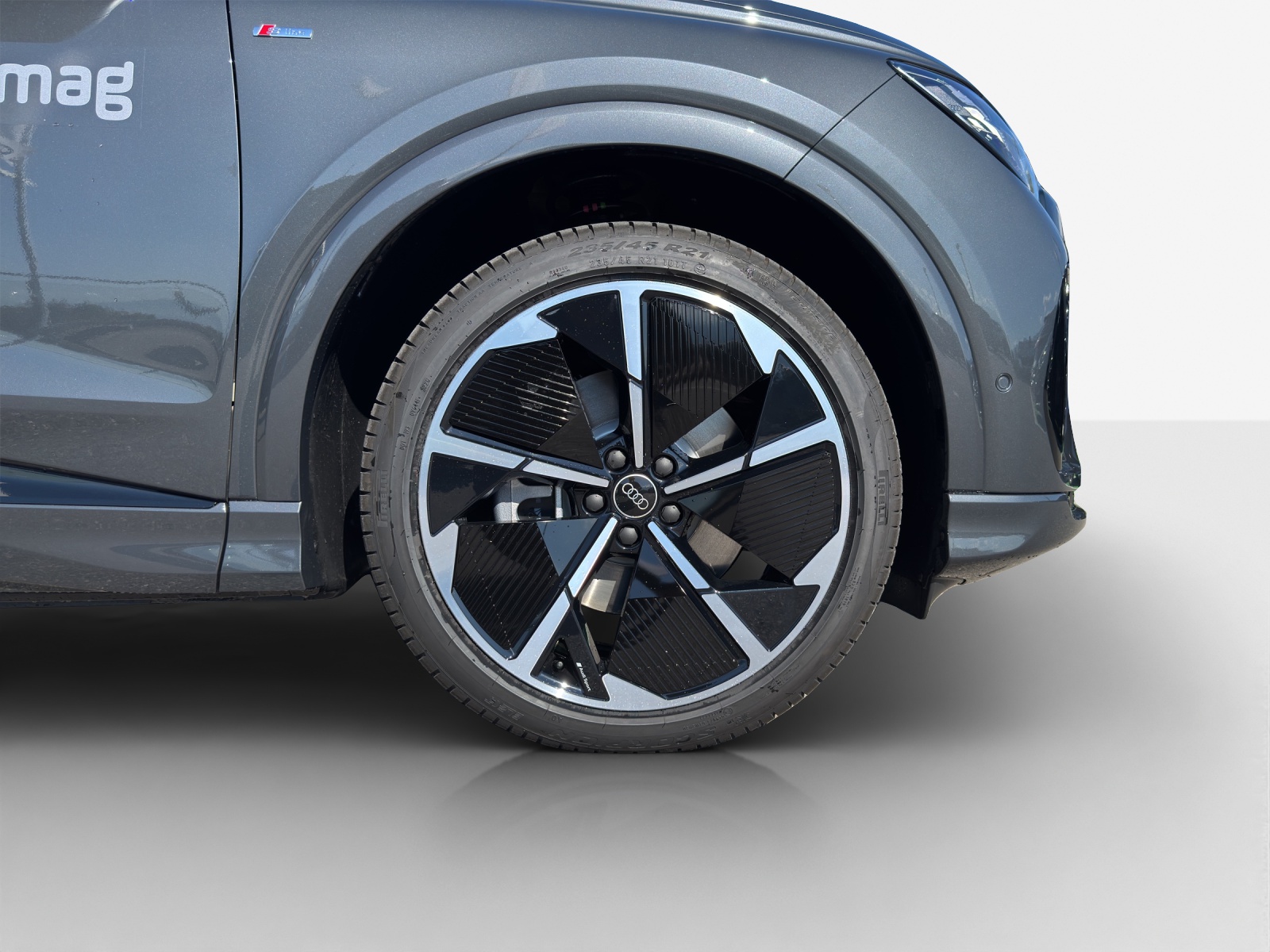 AUDI Q4 Sportback e-tron quattro performance Swiss Ski-image-6