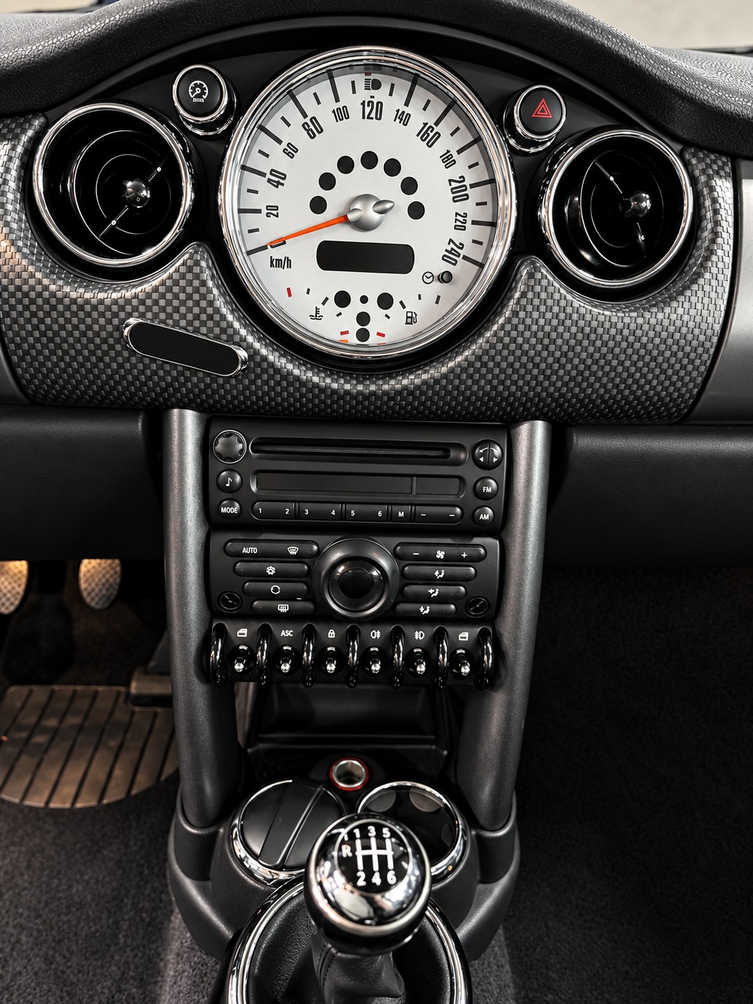 MINI Cooper Park Lane-image-11