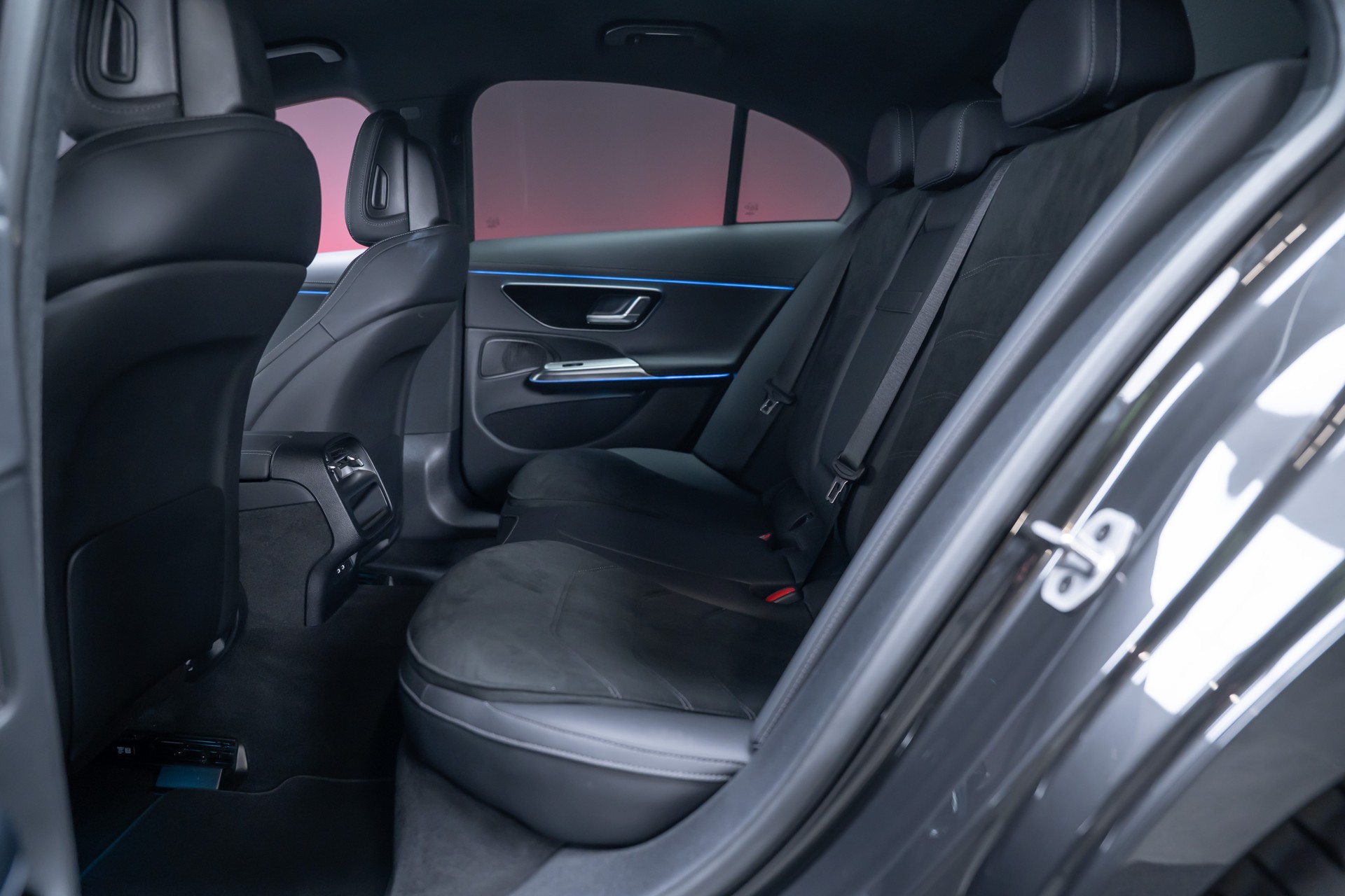 MERCEDES-BENZ E 200 AMG Line / Hyperscreen / Rückfahrkamera / el.Sitze-image-15