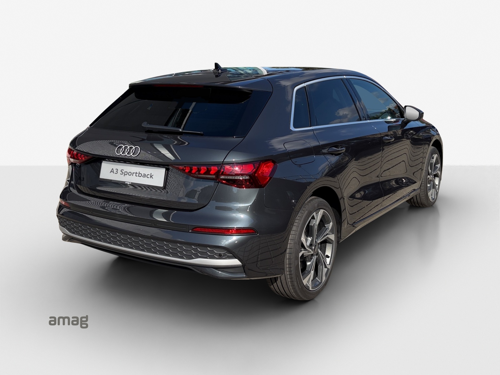 AUDI A3 Sportback TFSI 110 kW Attraction S tronic-image-4