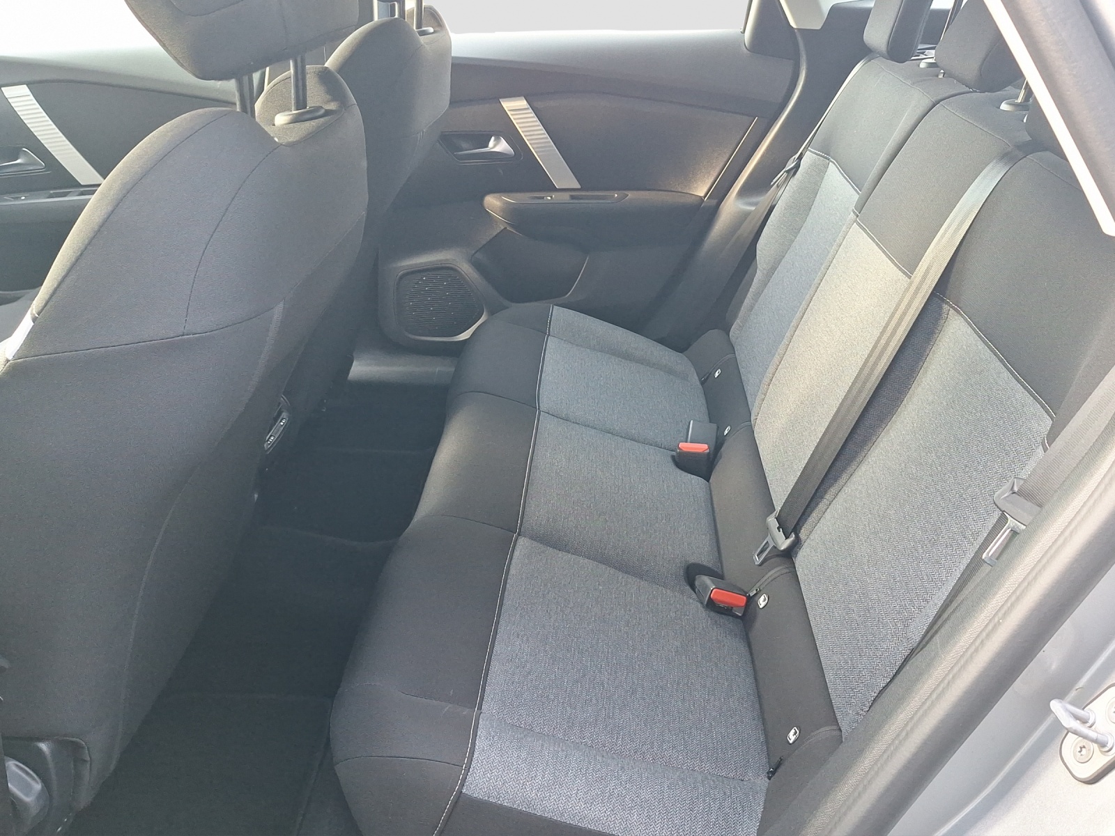 CITROEN C4 1.2 PureTech Swiss Edition-image-10