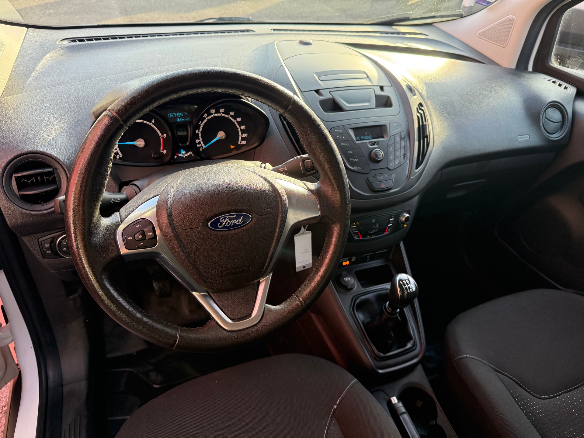 FORD Transit Courier Van 1.5 TDCi Trend-image-5