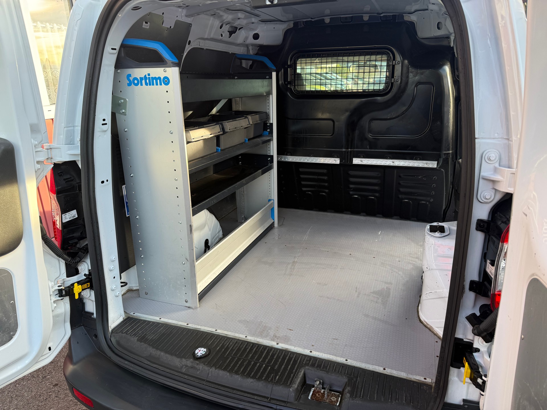 FORD Transit Courier Van 1.5 TDCi Trend-image-2