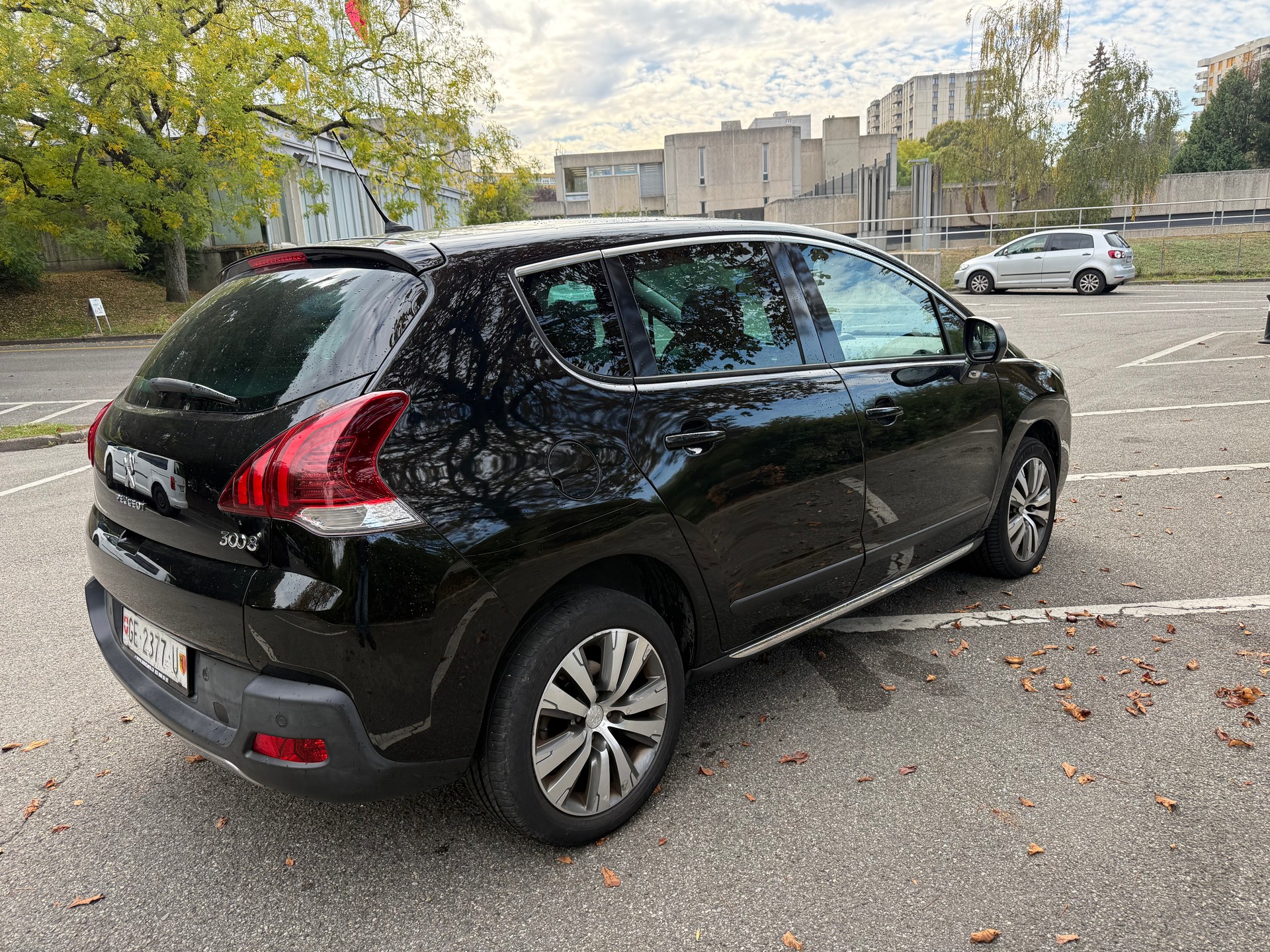 PEUGEOT 3008 1.6 16V T Allure Tiptronic-showroom-element-2