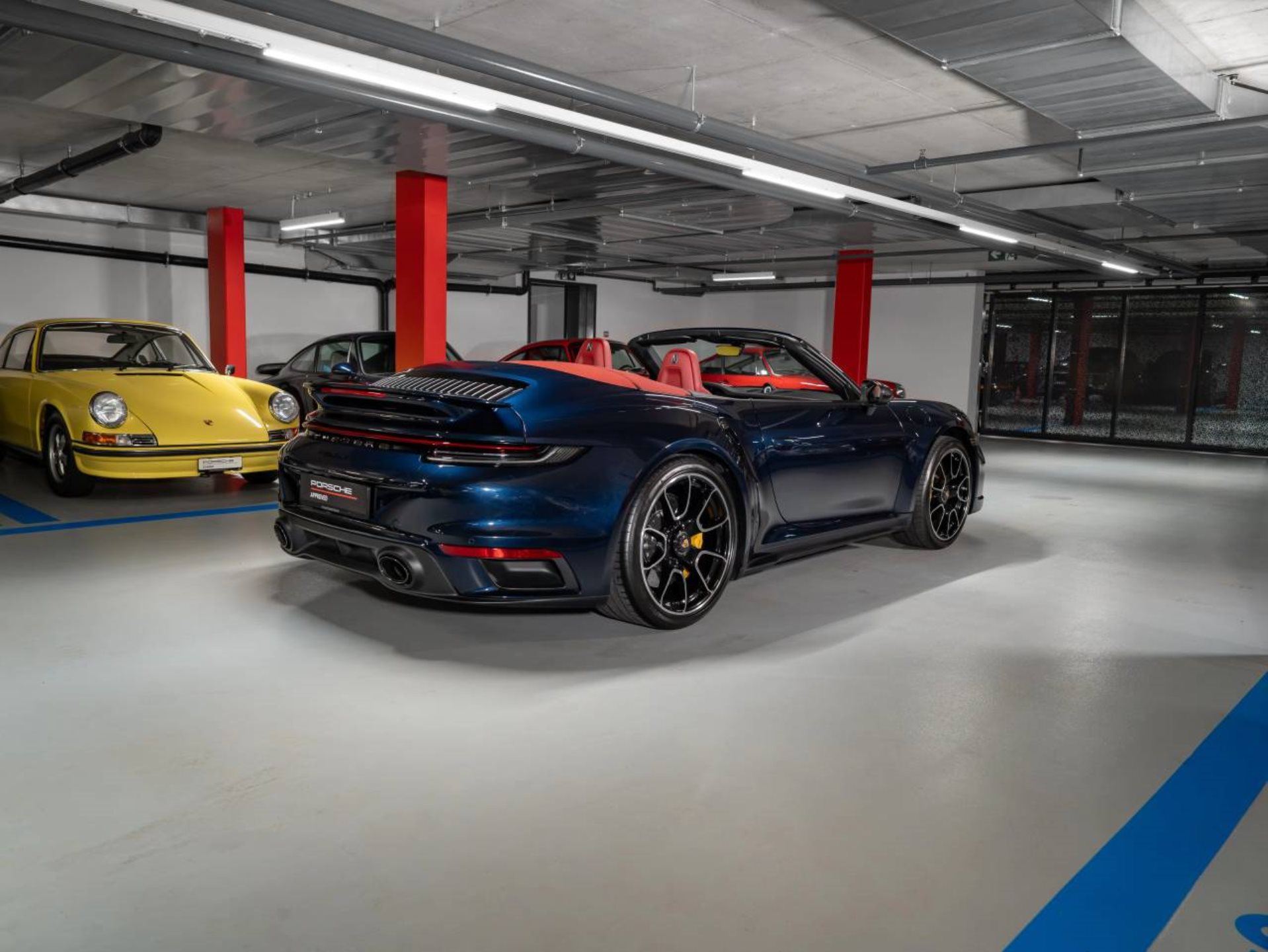 PORSCHE 911 Turbo S Cabriolet-image-5