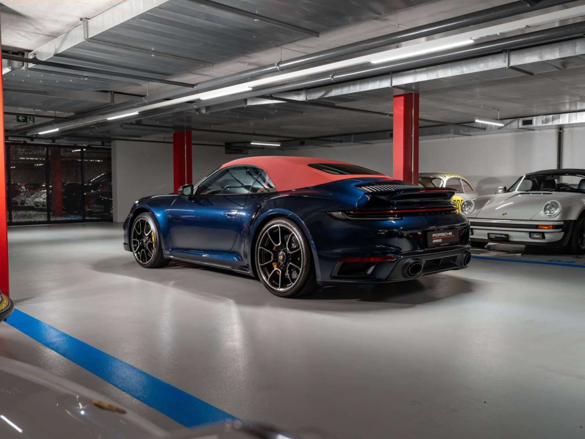 PORSCHE 911 Turbo S Cabriolet-image-7