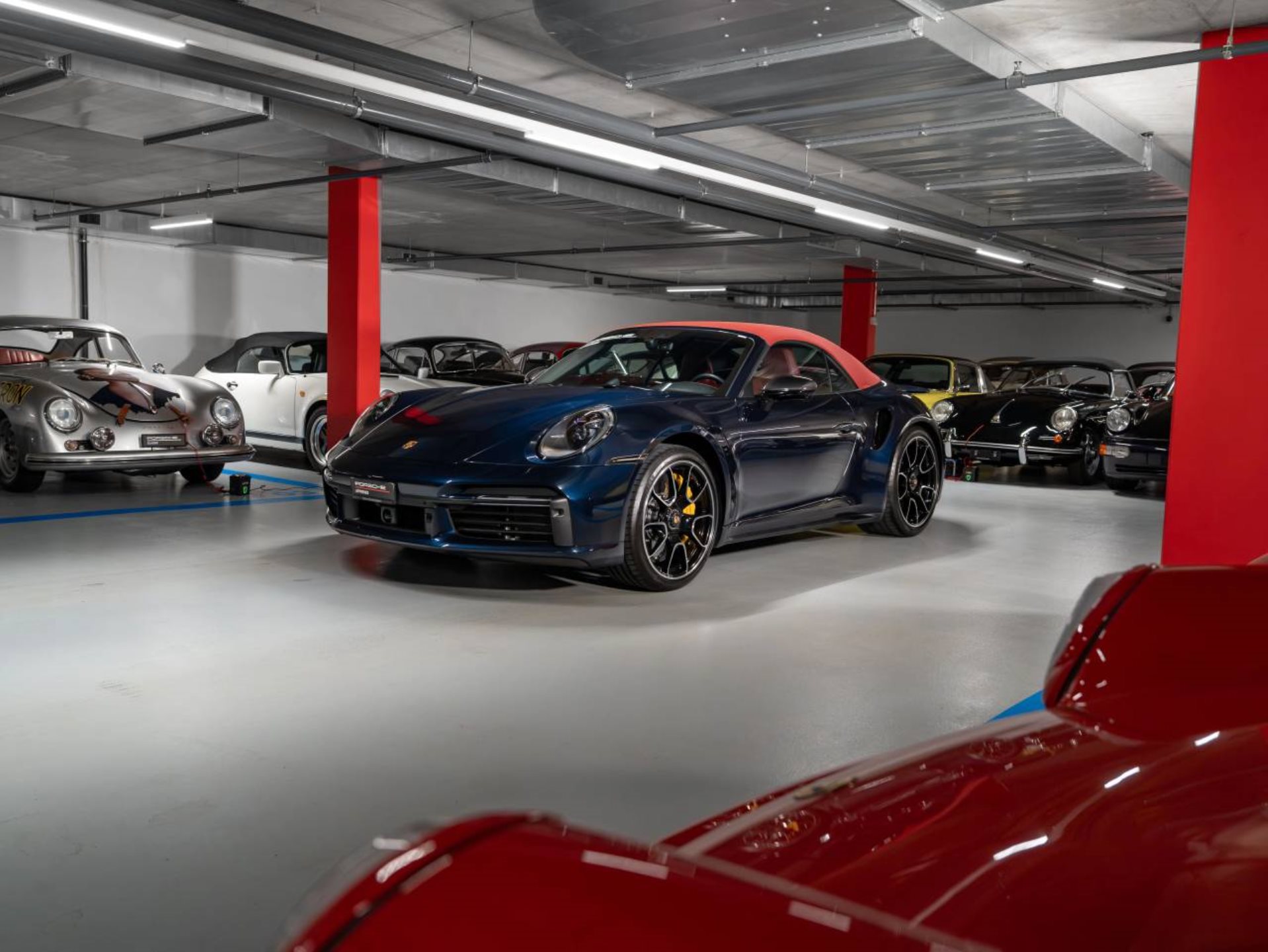 PORSCHE 911 Turbo S Cabriolet-image-6