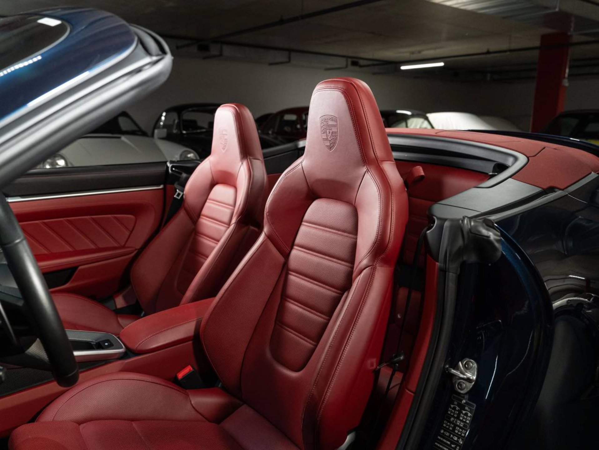 PORSCHE 911 Turbo S Cabriolet-image-4