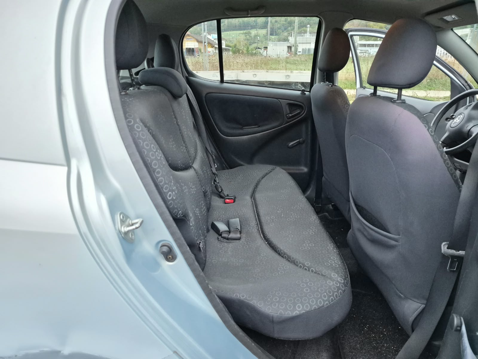 TOYOTA Yaris 1.3 Linea Luna-image-13