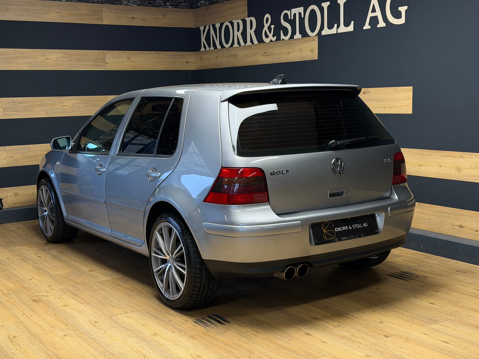 VW Golf 2.0 Pacific-image-4
