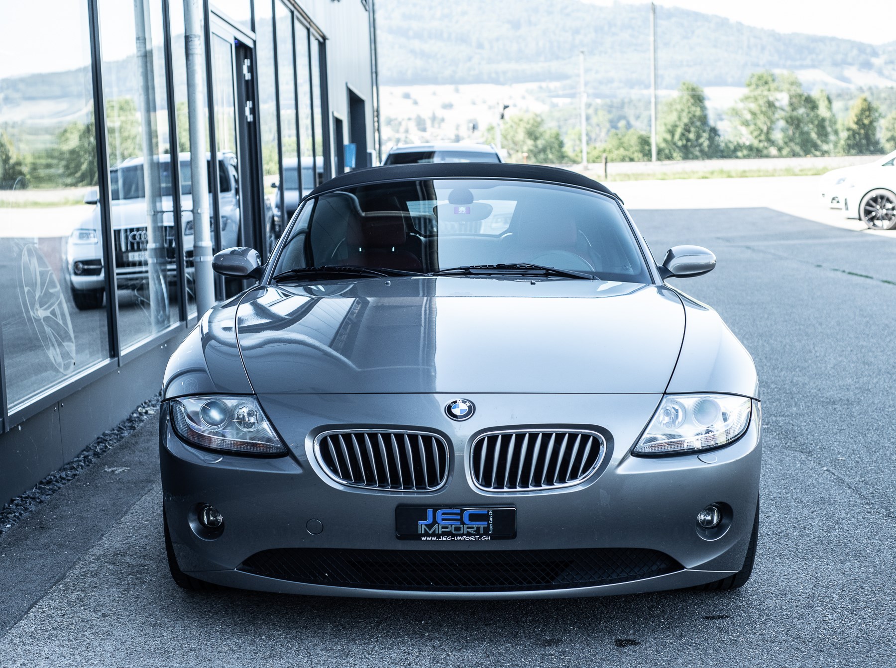 BMW Z4 3.0i Roadster-showroom-element-2