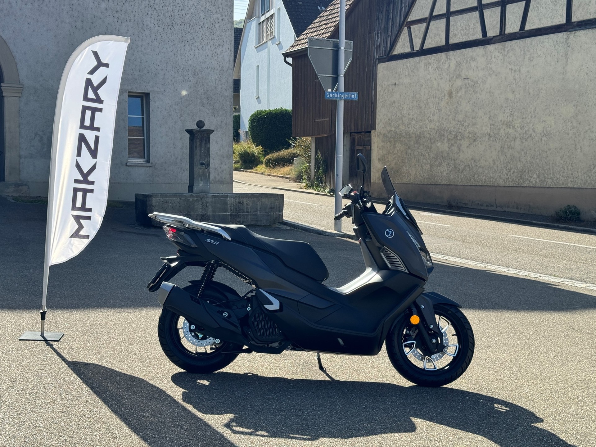 VOGE SR1 GT-showroom-element-1