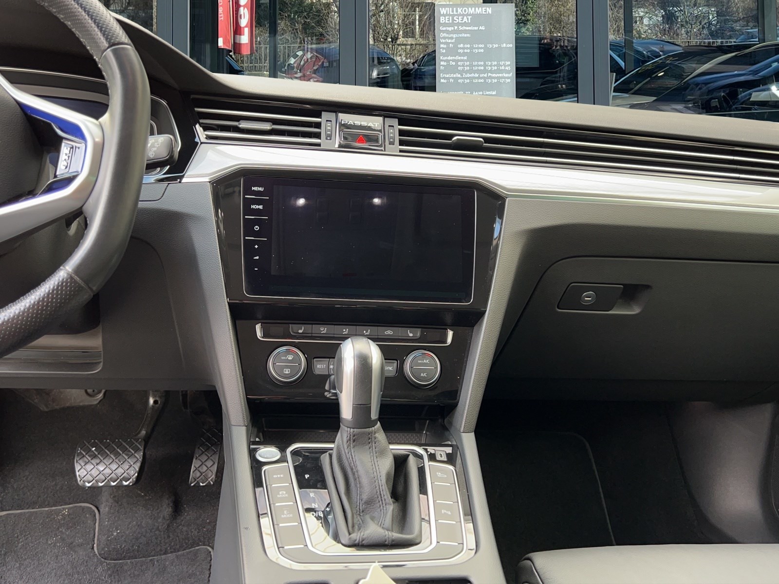 VW Passat Variant 1.4 TSI GTE Hybrid DSG-image-11