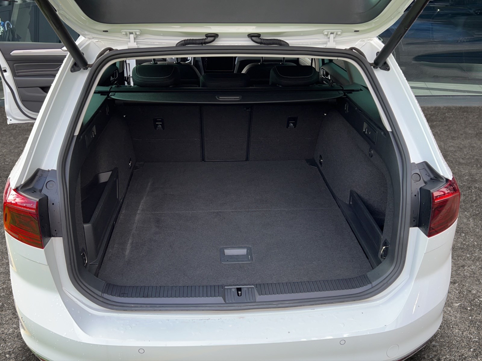 VW Passat Variant 1.4 TSI GTE Hybrid DSG-image-13