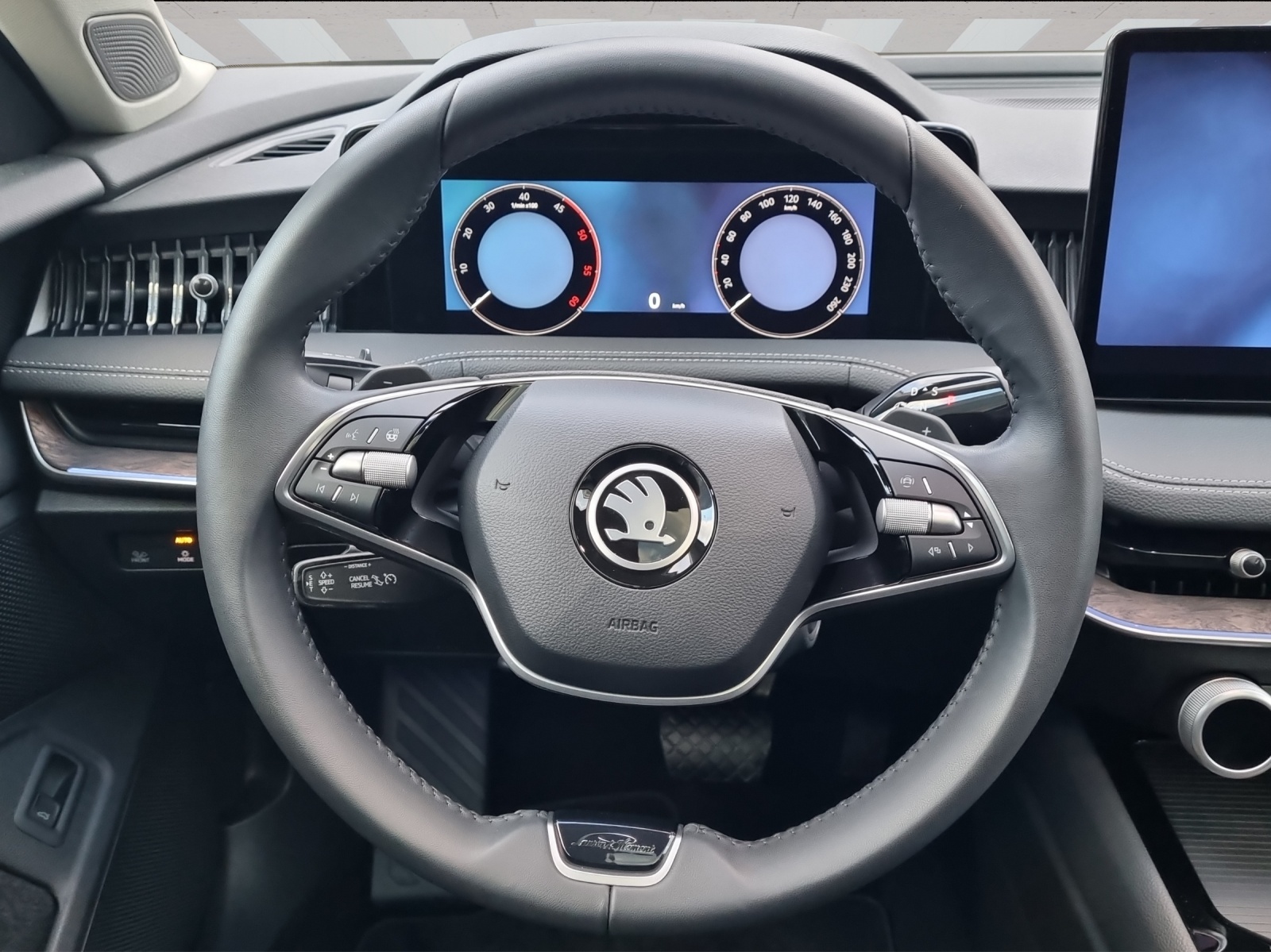 SKODA Superb Combi 2.0 TDi L&K 4x4 DSG-image-5