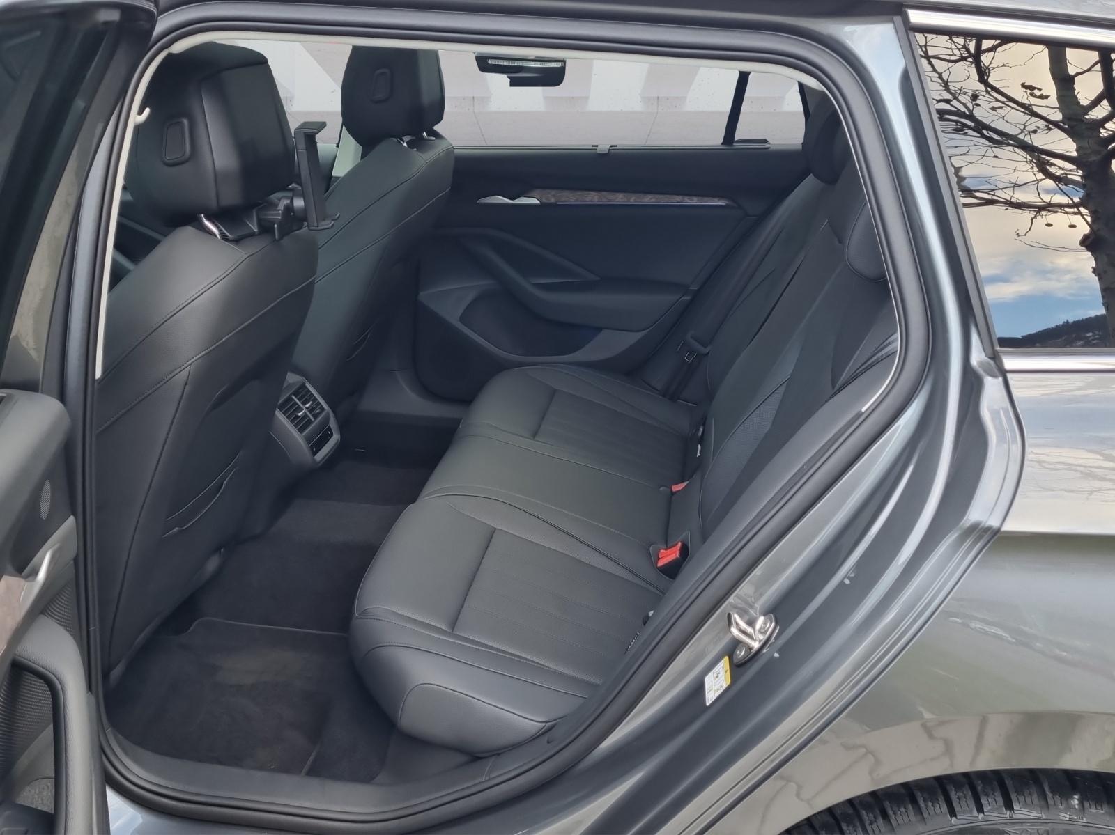 SKODA Superb Combi 2.0 TDi L&K 4x4 DSG-image-8