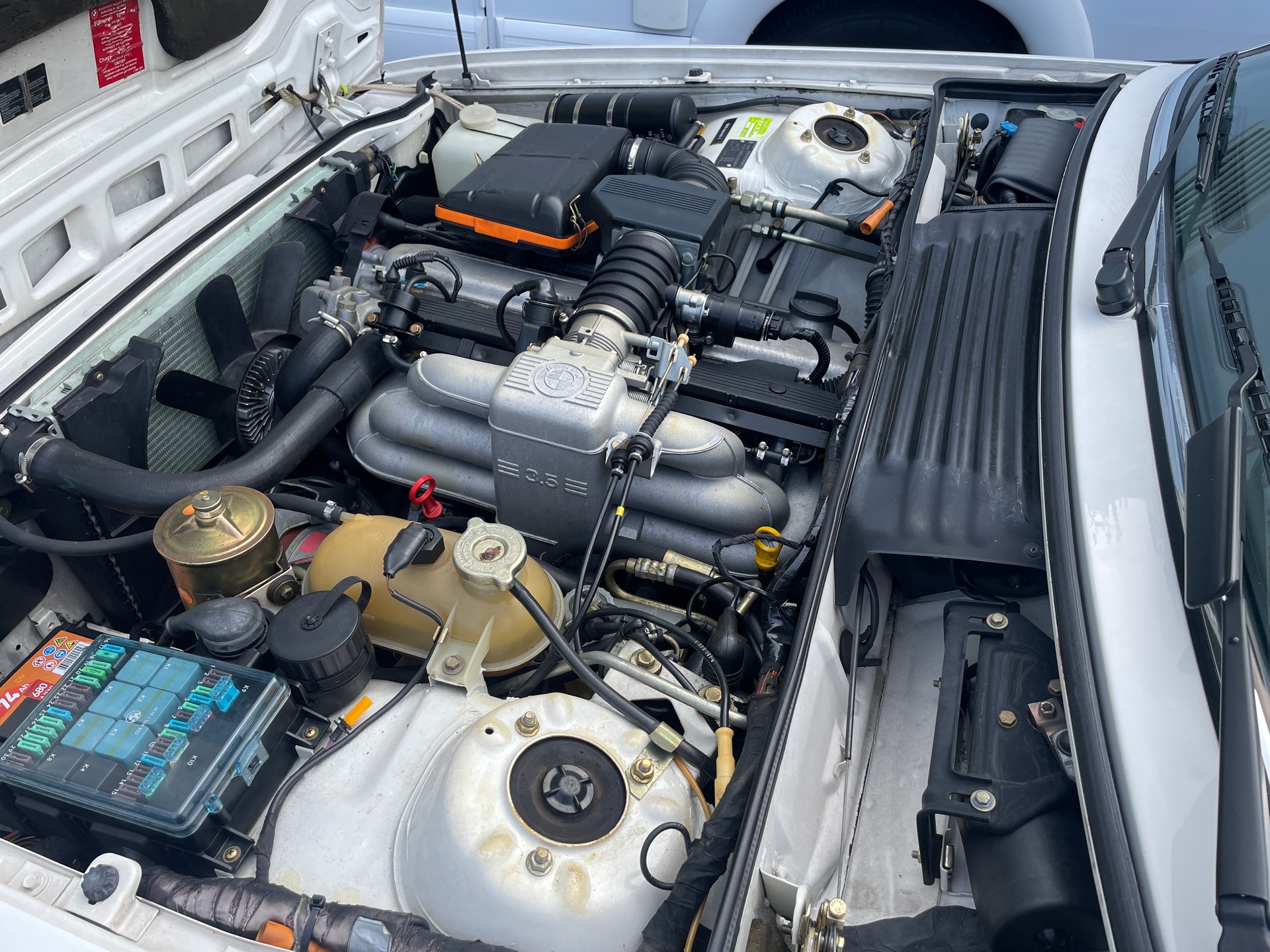 BMW 635CSi A-image-7