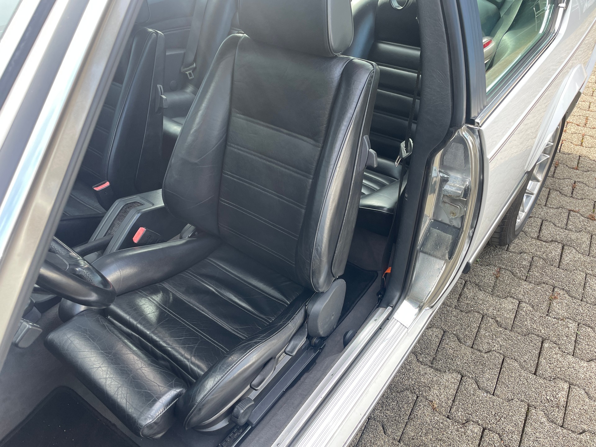 BMW 635CSi A-image-4