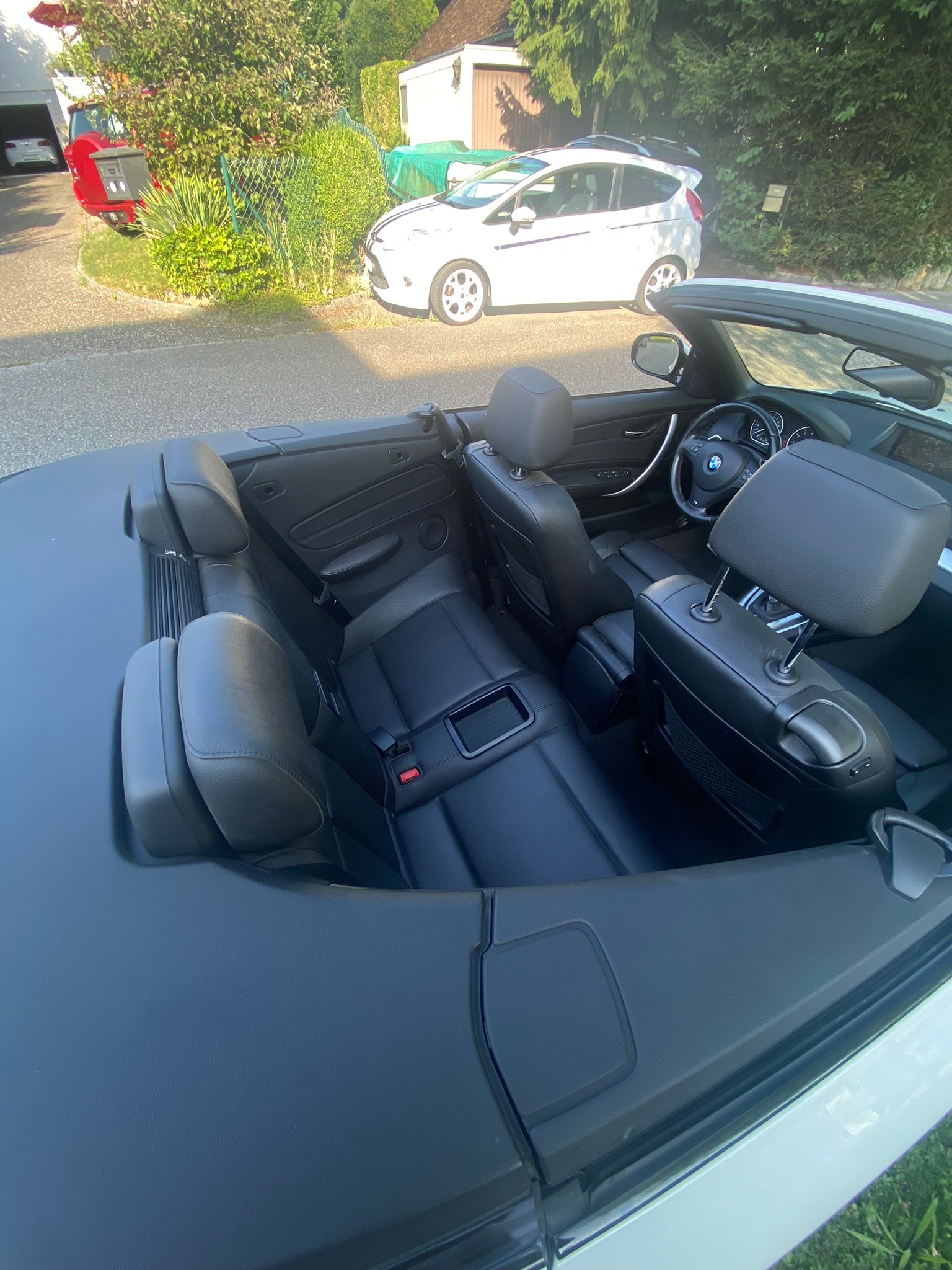BMW 135i Cabrio DSG-image-13