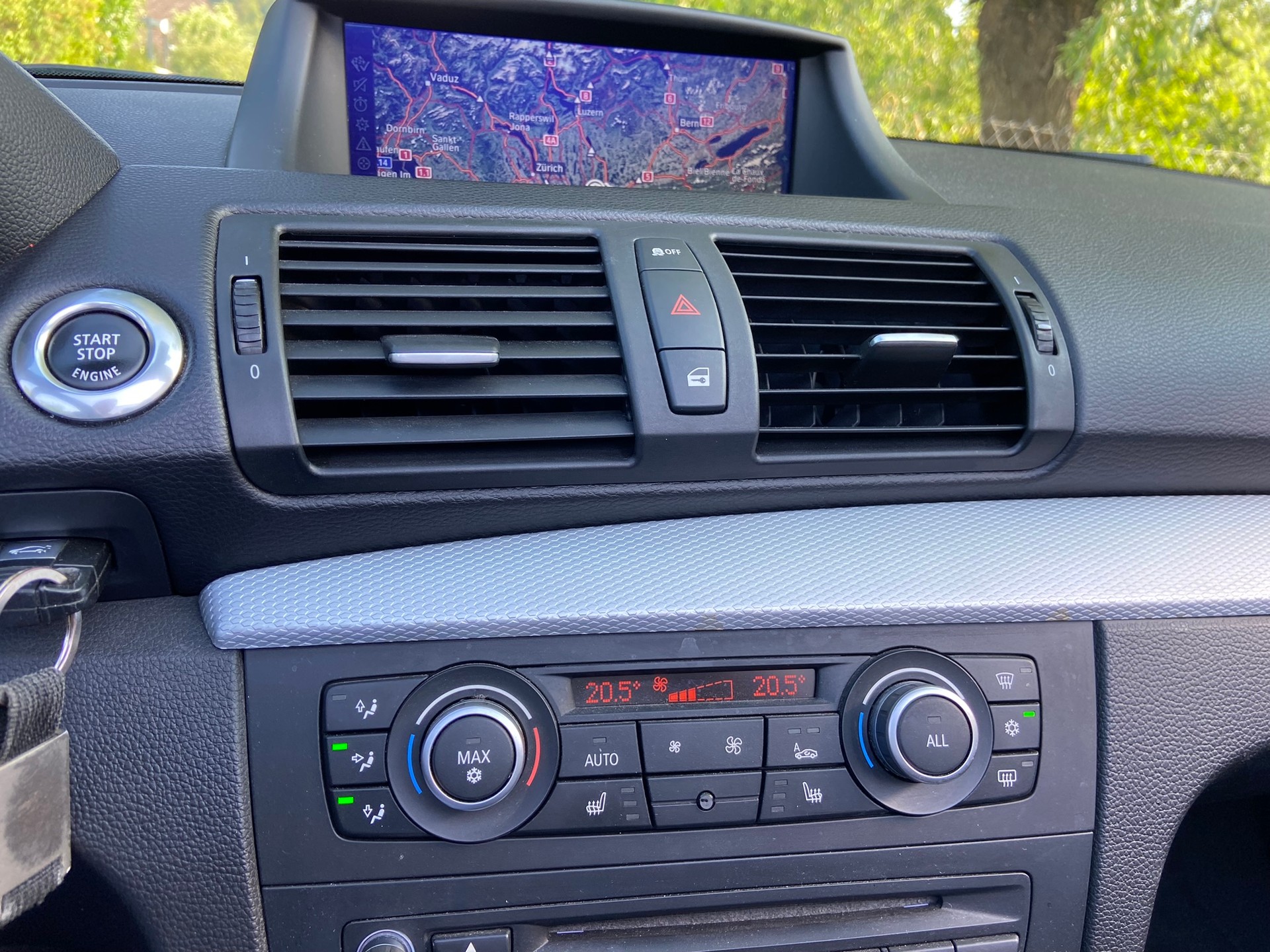 BMW 135i Cabrio DSG-image-18