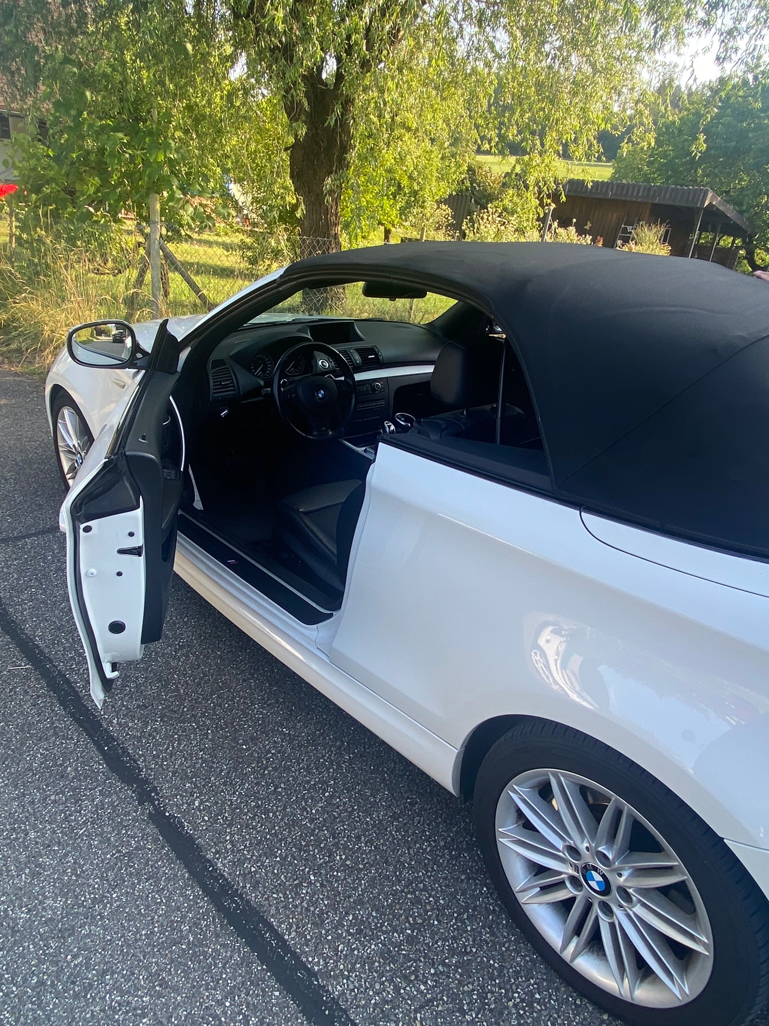 BMW 135i Cabrio DSG-image-3