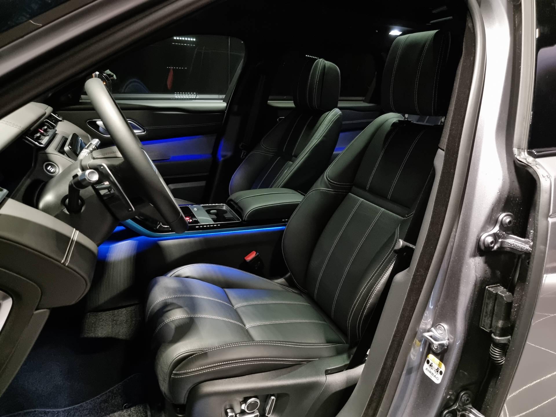 LAND ROVER Range Rover Velar 3.0 D I6 300 R-Dynamic HSE-image-7