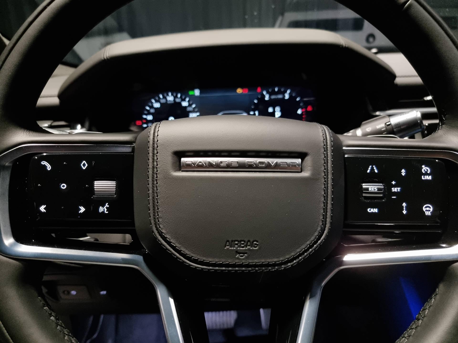 LAND ROVER Range Rover Velar 3.0 D I6 300 R-Dynamic HSE-image-10