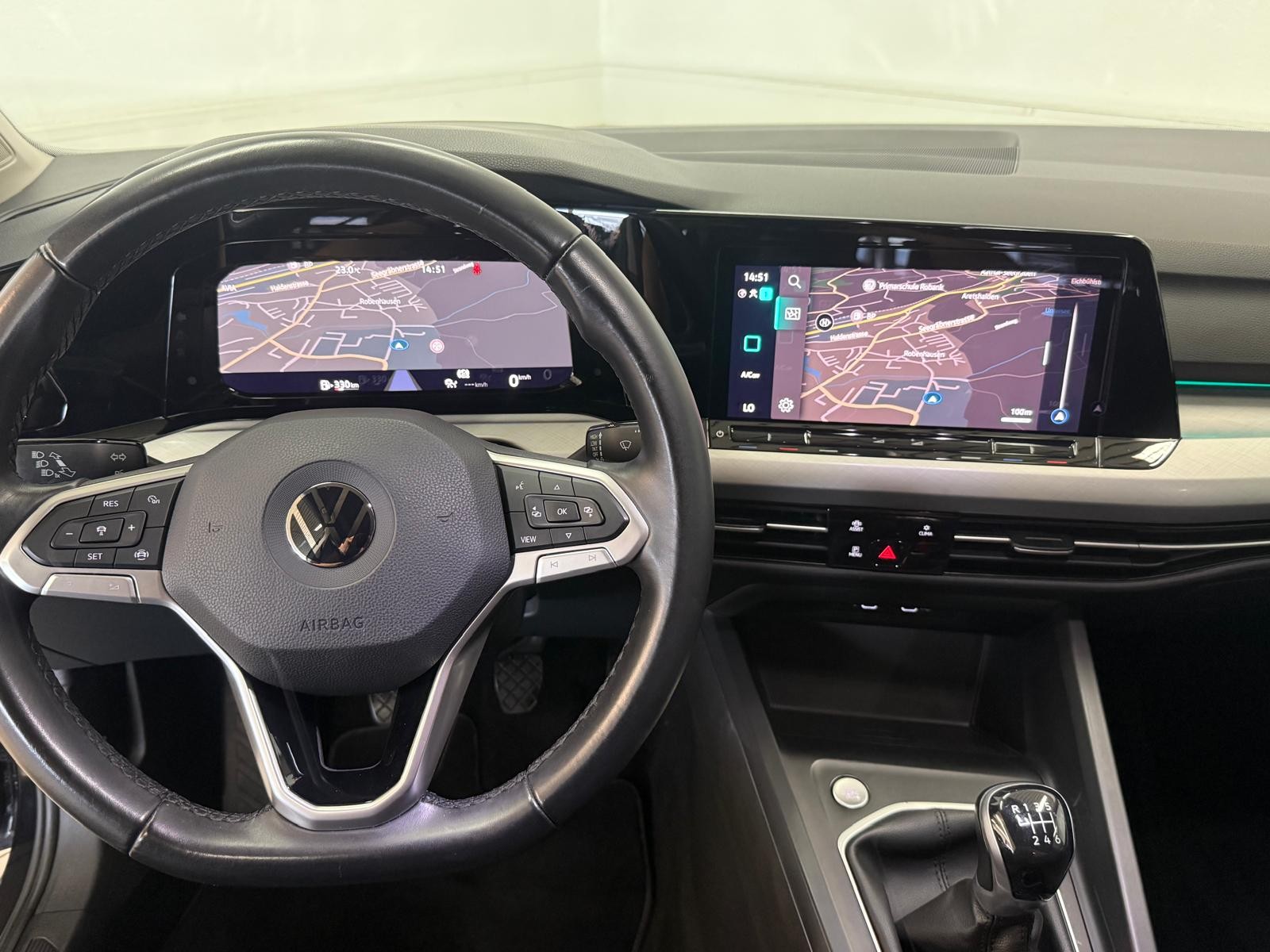 VW Golf 2.0 TDI Life-image-8