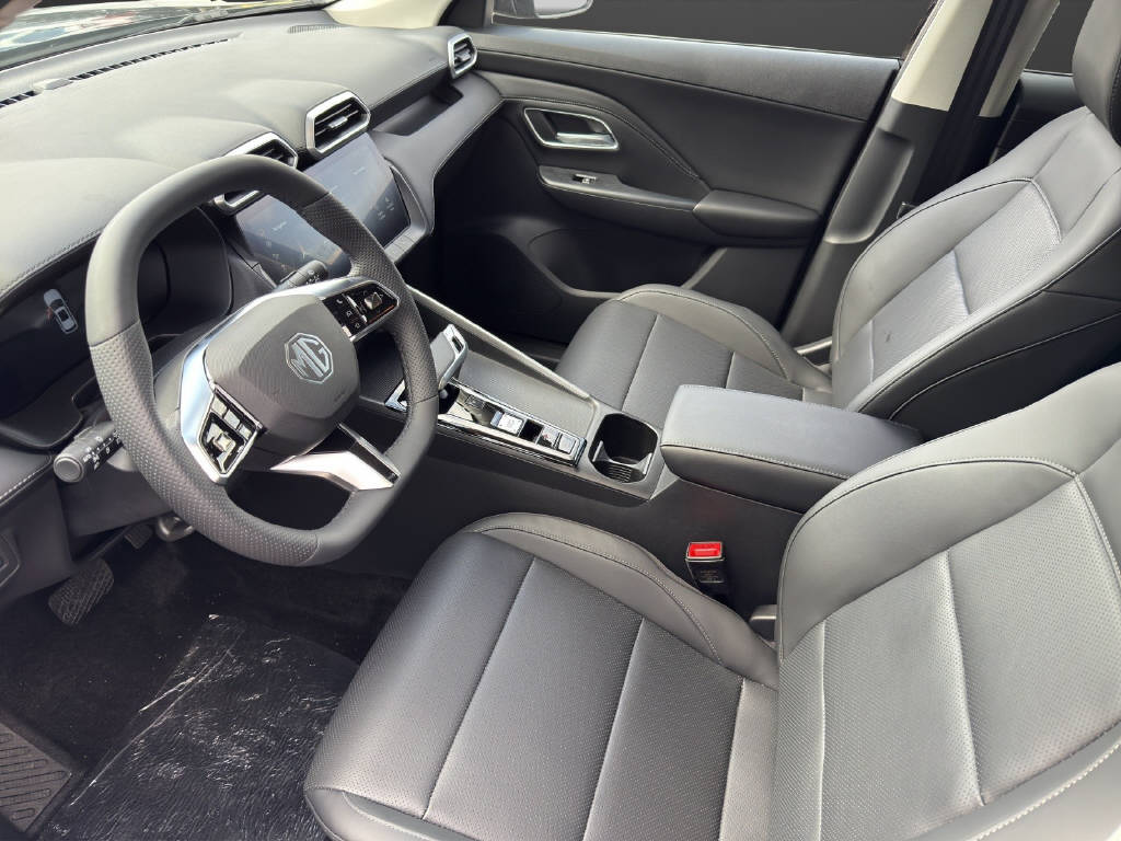 MG ZS 1.5 Hybrid+ Luxury-image-8