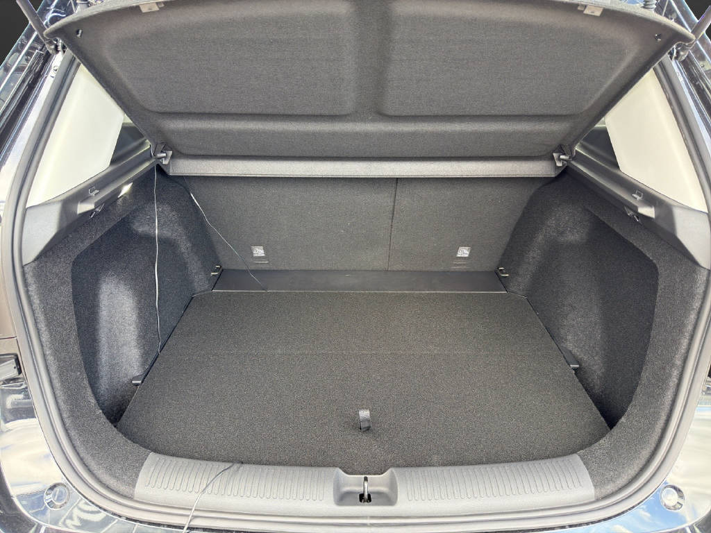 MG ZS 1.5 Hybrid+ Luxury-image-9