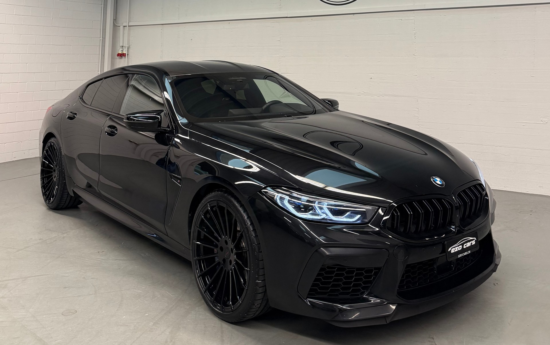 BMW M8 xDrive M Competition Steptronic Garantie & GRATISSERVICE / Aktionsleasing ab 999.--showroom-element-2