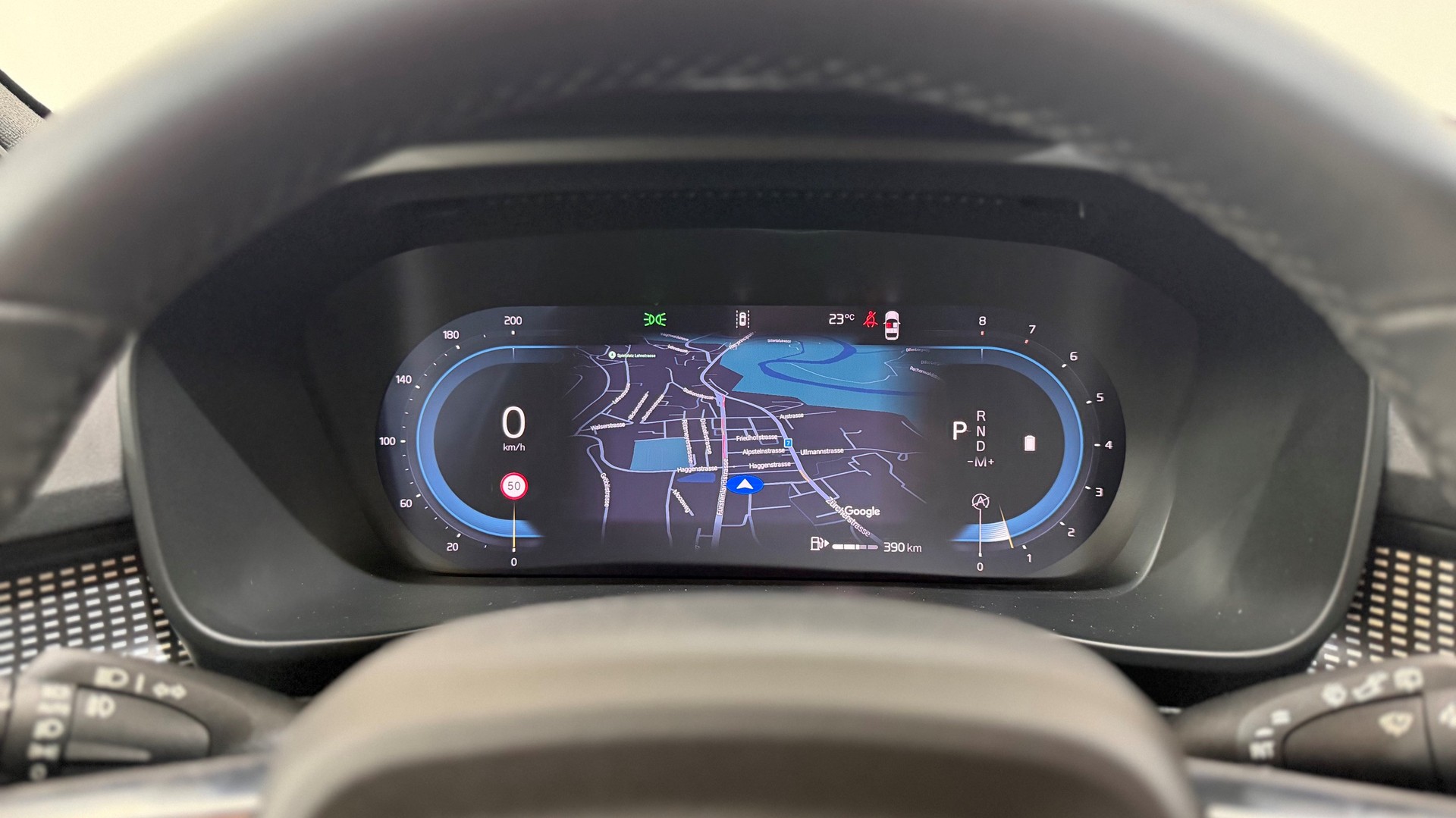 VOLVO XC40 2.0 B4 MH Ultra Dark-image-11