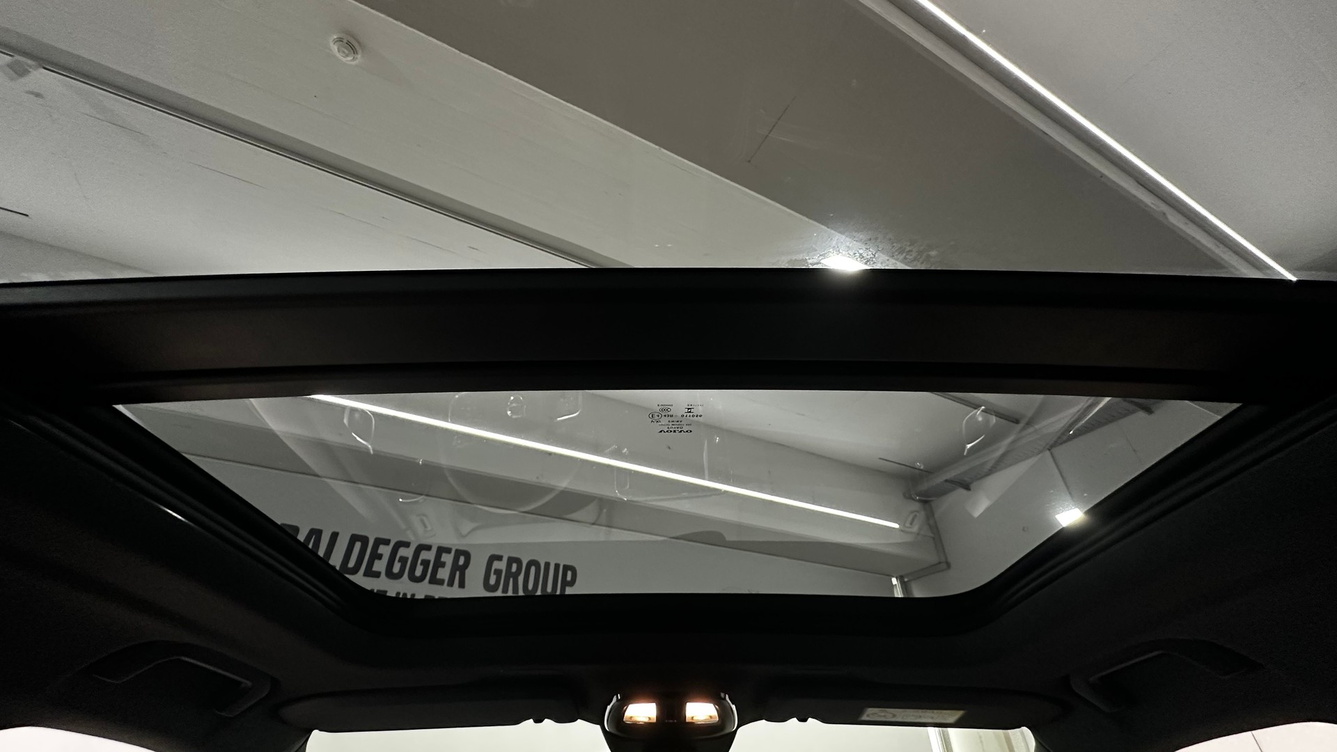 VOLVO XC40 2.0 B4 MH Ultra Dark-image-9