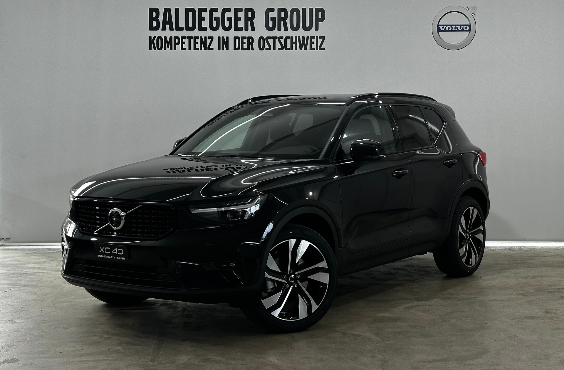 VOLVO XC40 2.0 B4 MH Ultra Dark-image-0