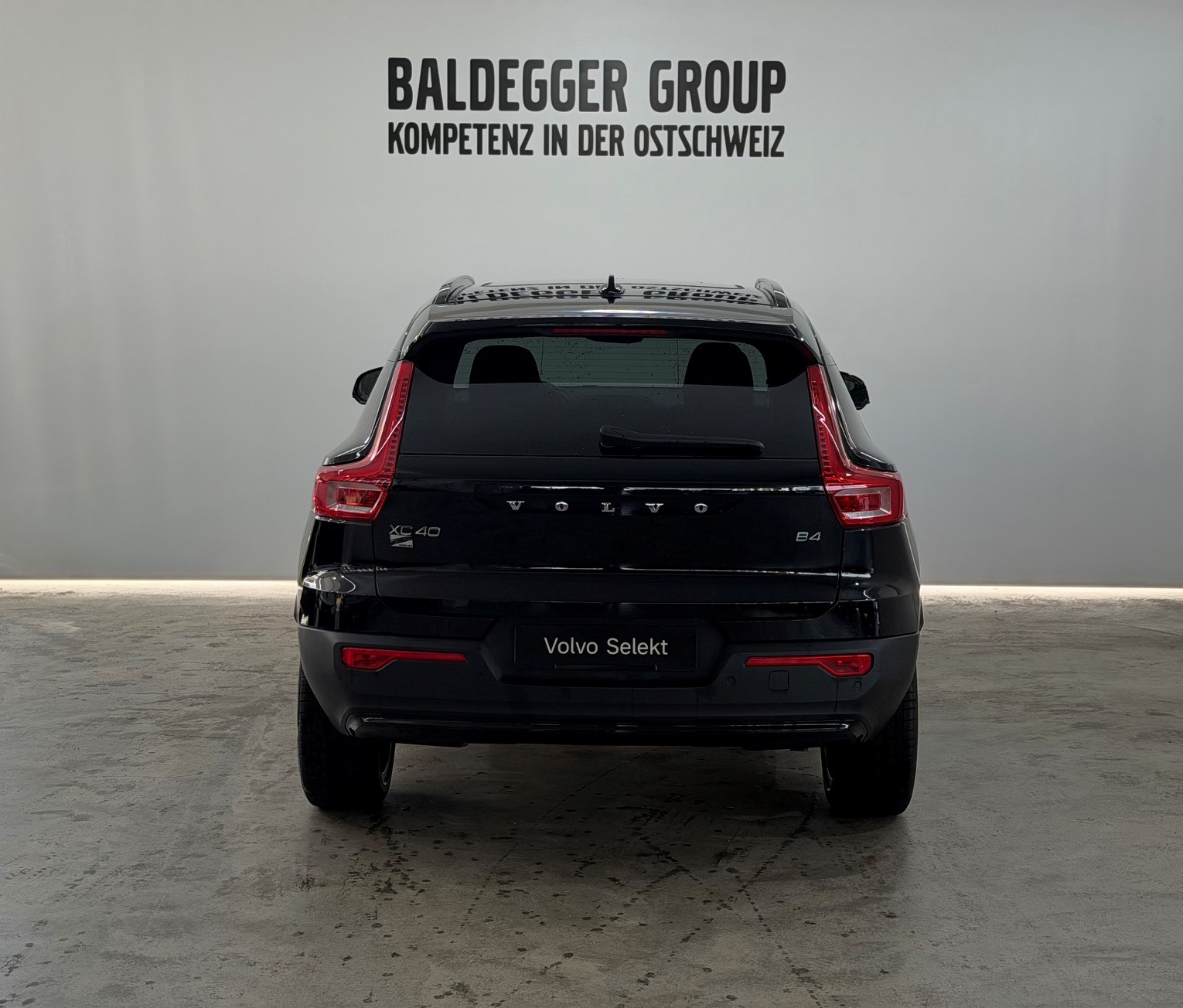 VOLVO XC40 2.0 B4 MH Ultra Dark-image-7