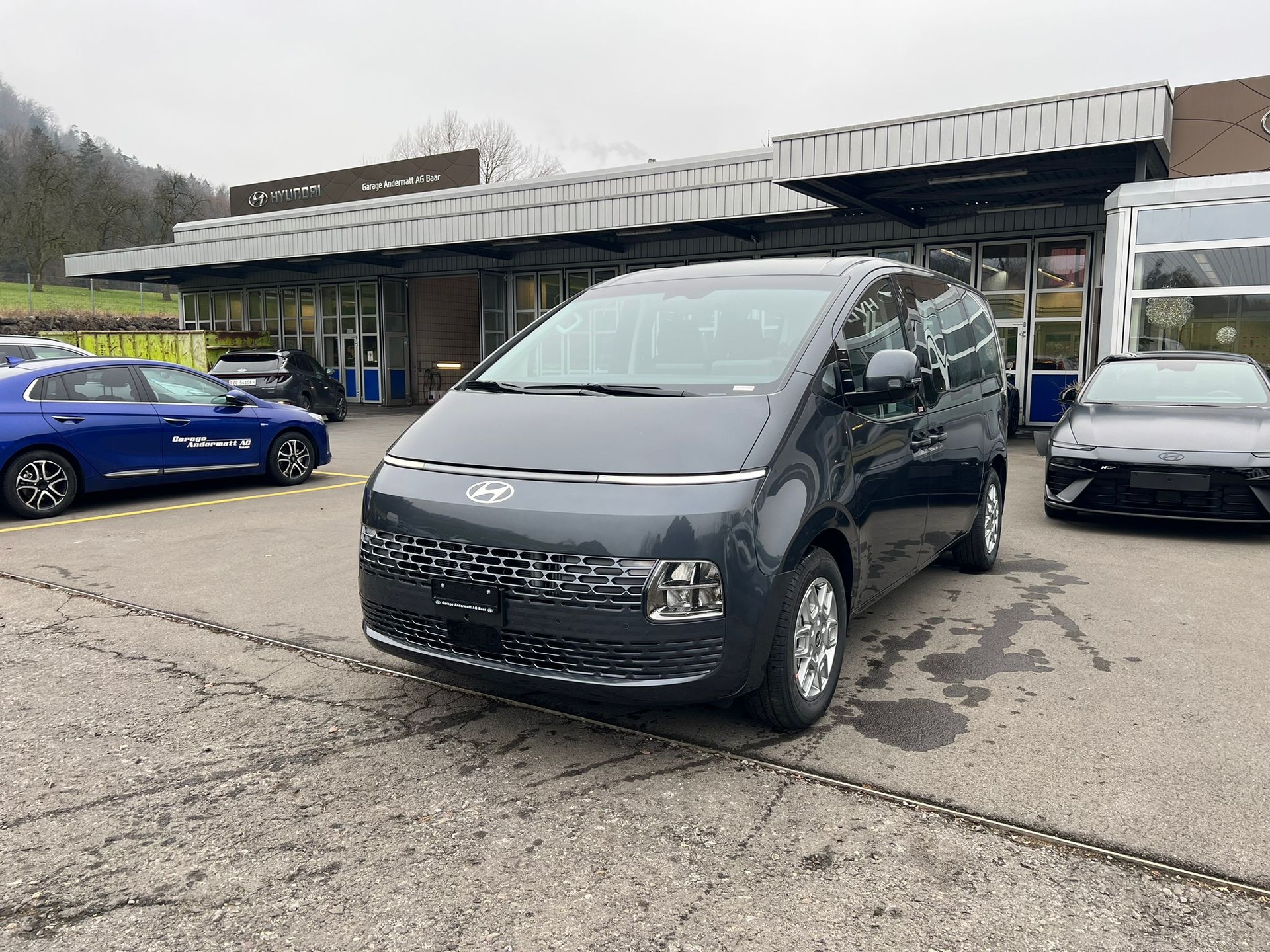 HYUNDAI Staria Wagon 1.6 T-GDi HEV Amplia A-image-2