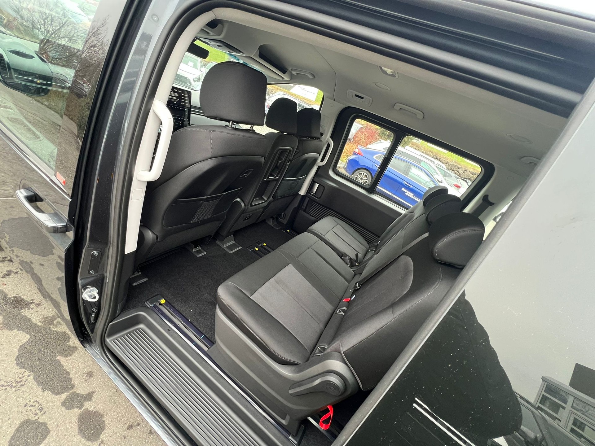 HYUNDAI Staria Wagon 1.6 T-GDi HEV Amplia A-image-10