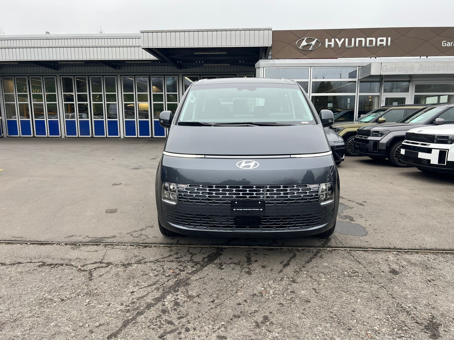HYUNDAI Staria Wagon 1.6 T-GDi HEV Amplia A-image-1
