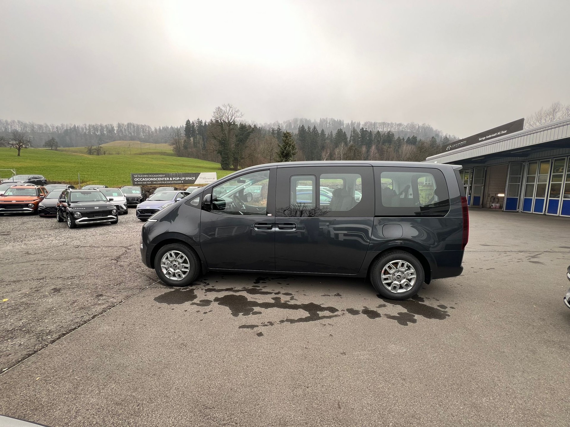 HYUNDAI Staria Wagon 1.6 T-GDi HEV Amplia A-image-3