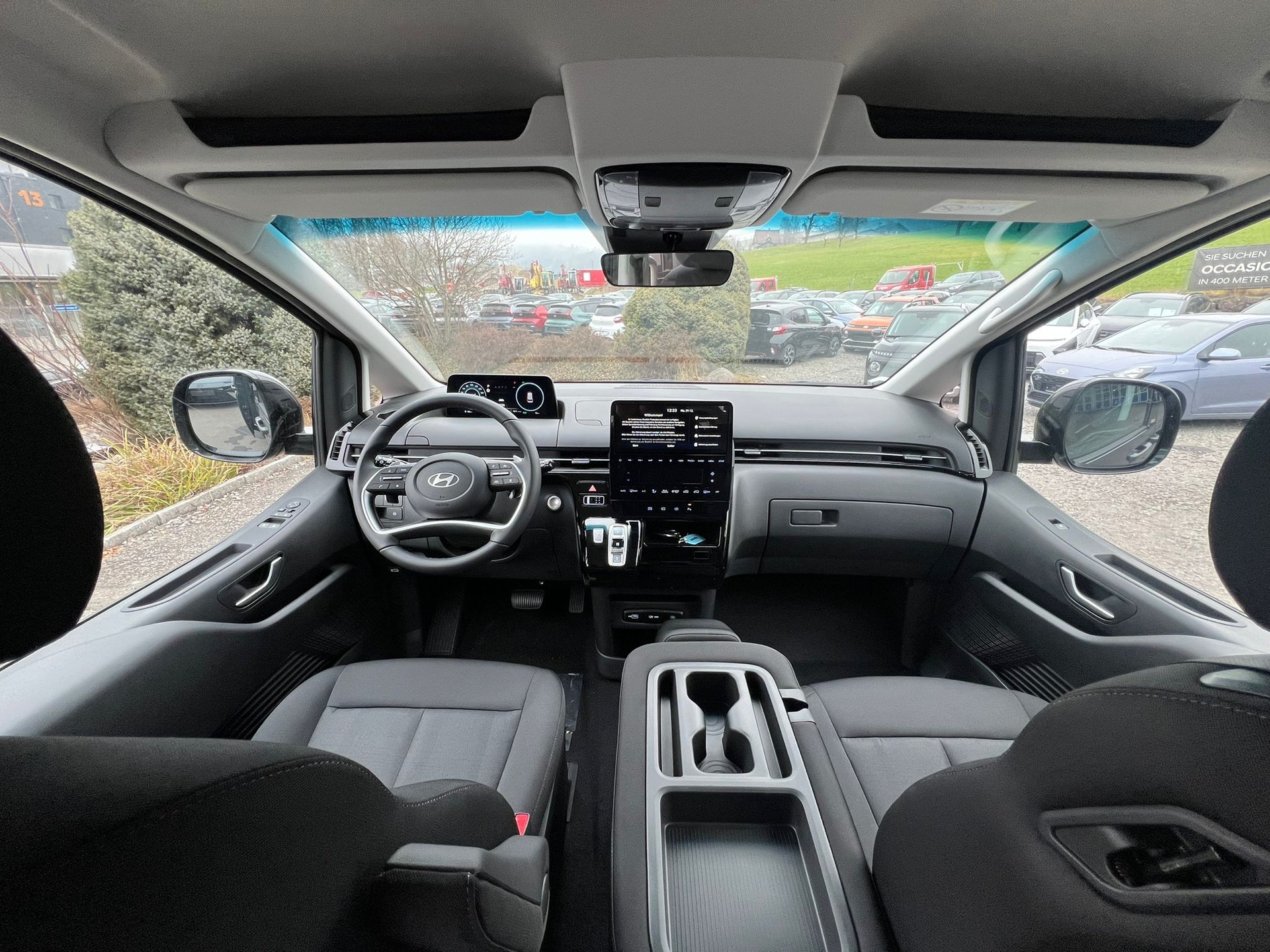 HYUNDAI Staria Wagon 1.6 T-GDi HEV Amplia A-image-12