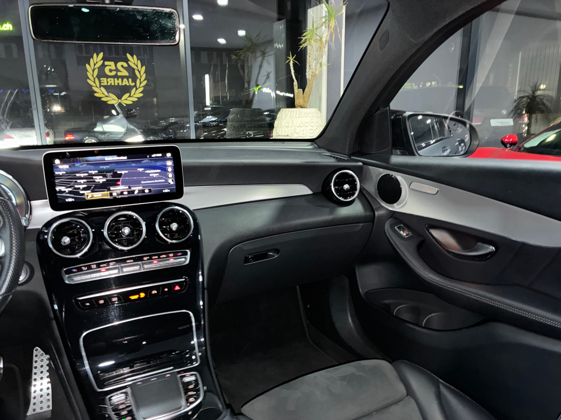 MERCEDES-BENZ GLC Coupé 220 d AMG Line 4Matic 9G-Tronic-image-9