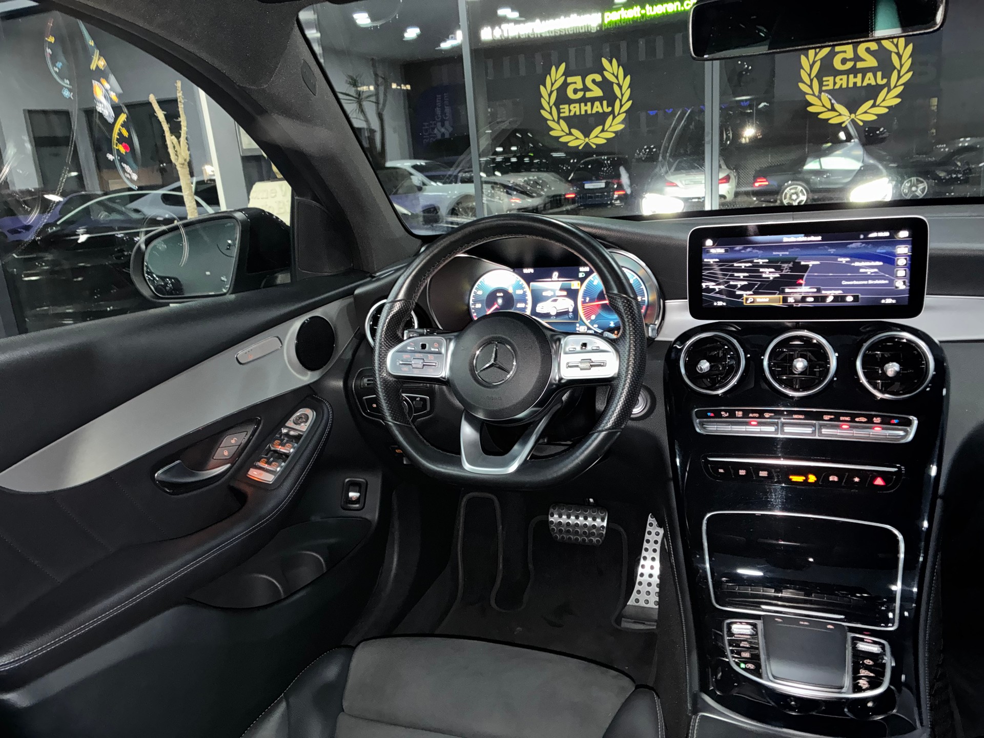 MERCEDES-BENZ GLC Coupé 220 d AMG Line 4Matic 9G-Tronic-image-8