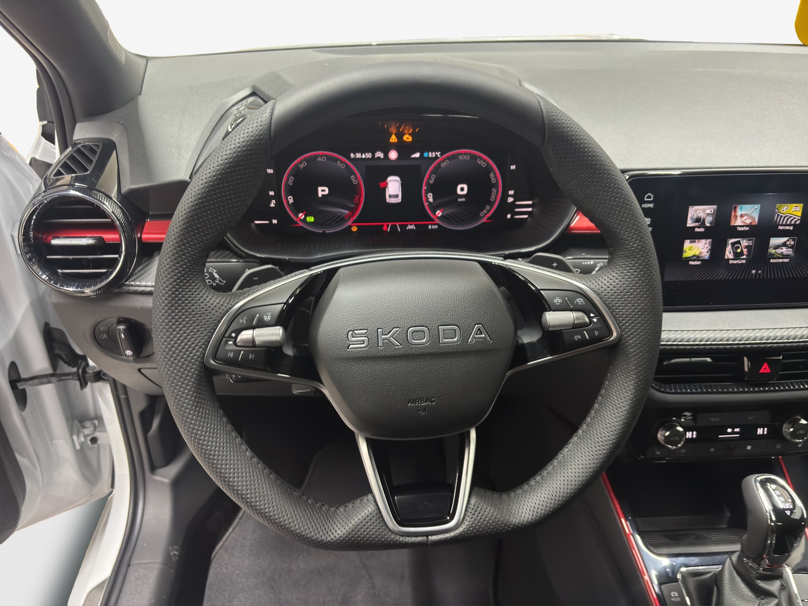 SKODA Fabia 1.0 TSI Monte Carlo DSG-image-9